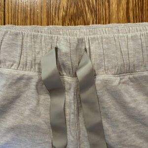 EUC Lululemon lounge pant. Size 6. Beige color.